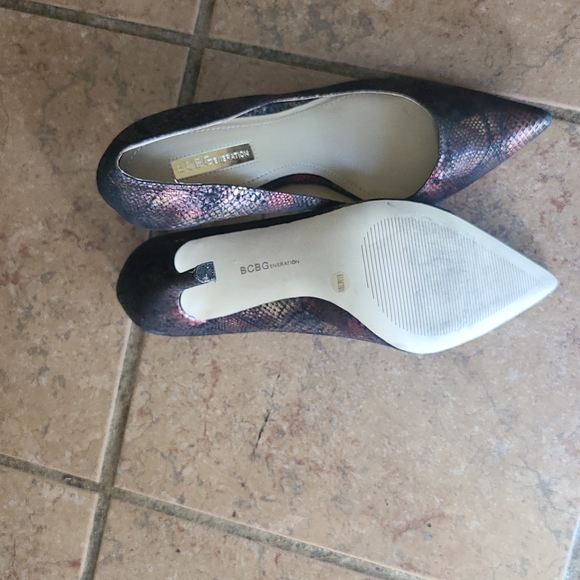 Heels - Picture 3 of 3